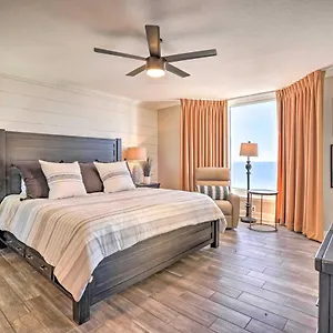 Breezy Oceanfront Panama With Pool Access , Panama City Beach United States